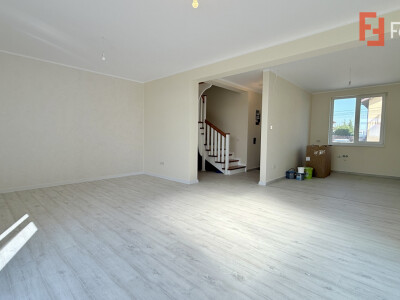 Duplex de vanzare, 4 camere - curent trifazic Giroc - ESO