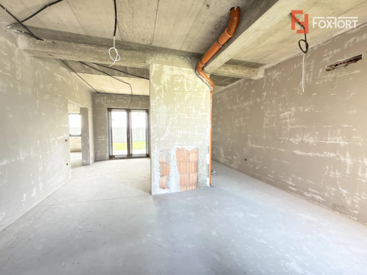 Casa cu 4 camere, interior la gri si exterior la rosu in Sacalaz - 9