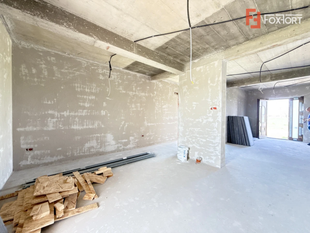 Casa cu 4 camere, interior la gri si exterior la rosu in Sacalaz - 7