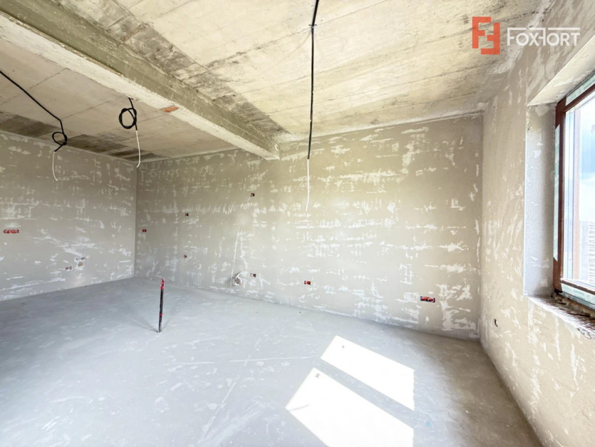 Casa cu 4 camere, interior la gri si exterior la rosu in Sacalaz - 3