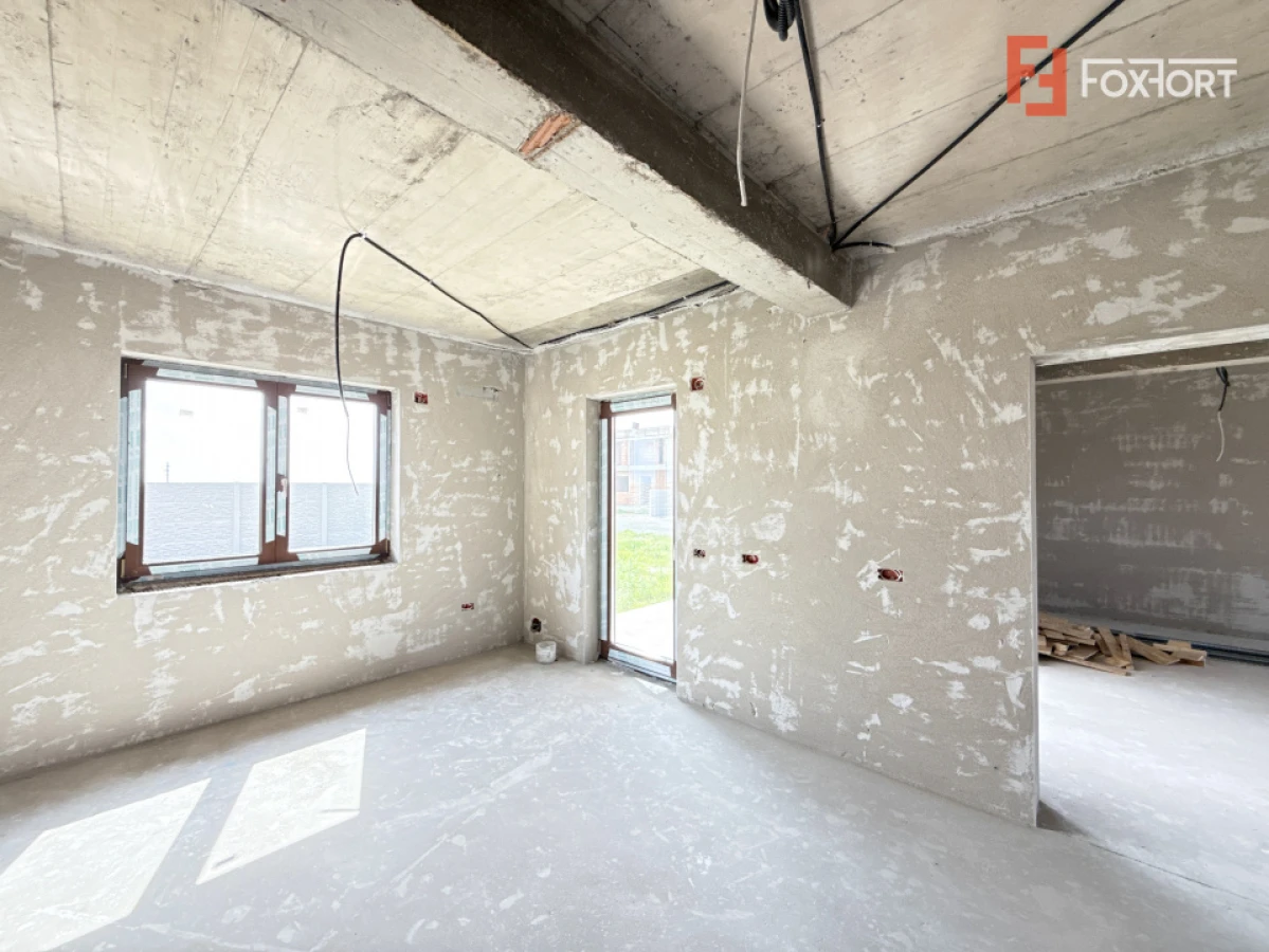 Casa cu 4 camere, interior la gri si exterior la rosu in Sacalaz - 2