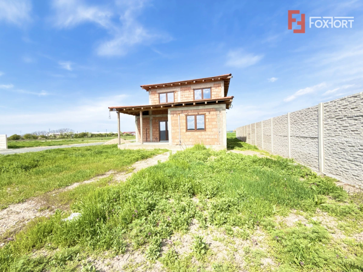 Casa cu 4 camere, interior la gri si exterior la rosu in Sacalaz - 1