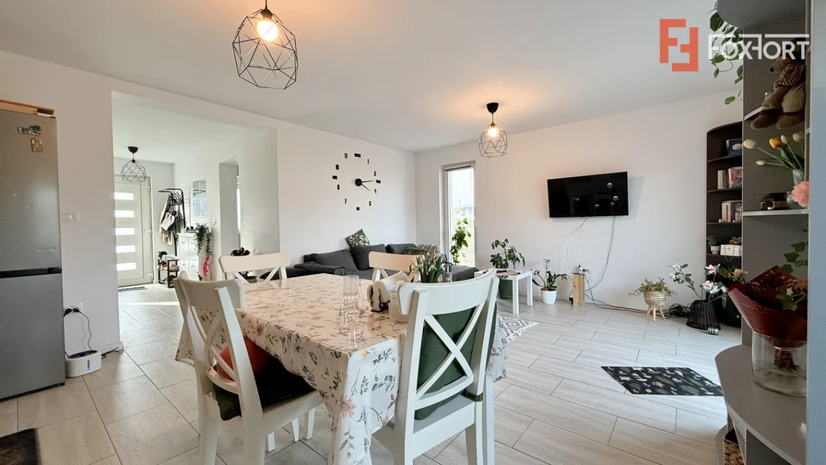 Duplex de vanzare in Sacalaz, 4 camere + 2 bai si toate utilitatile - 4