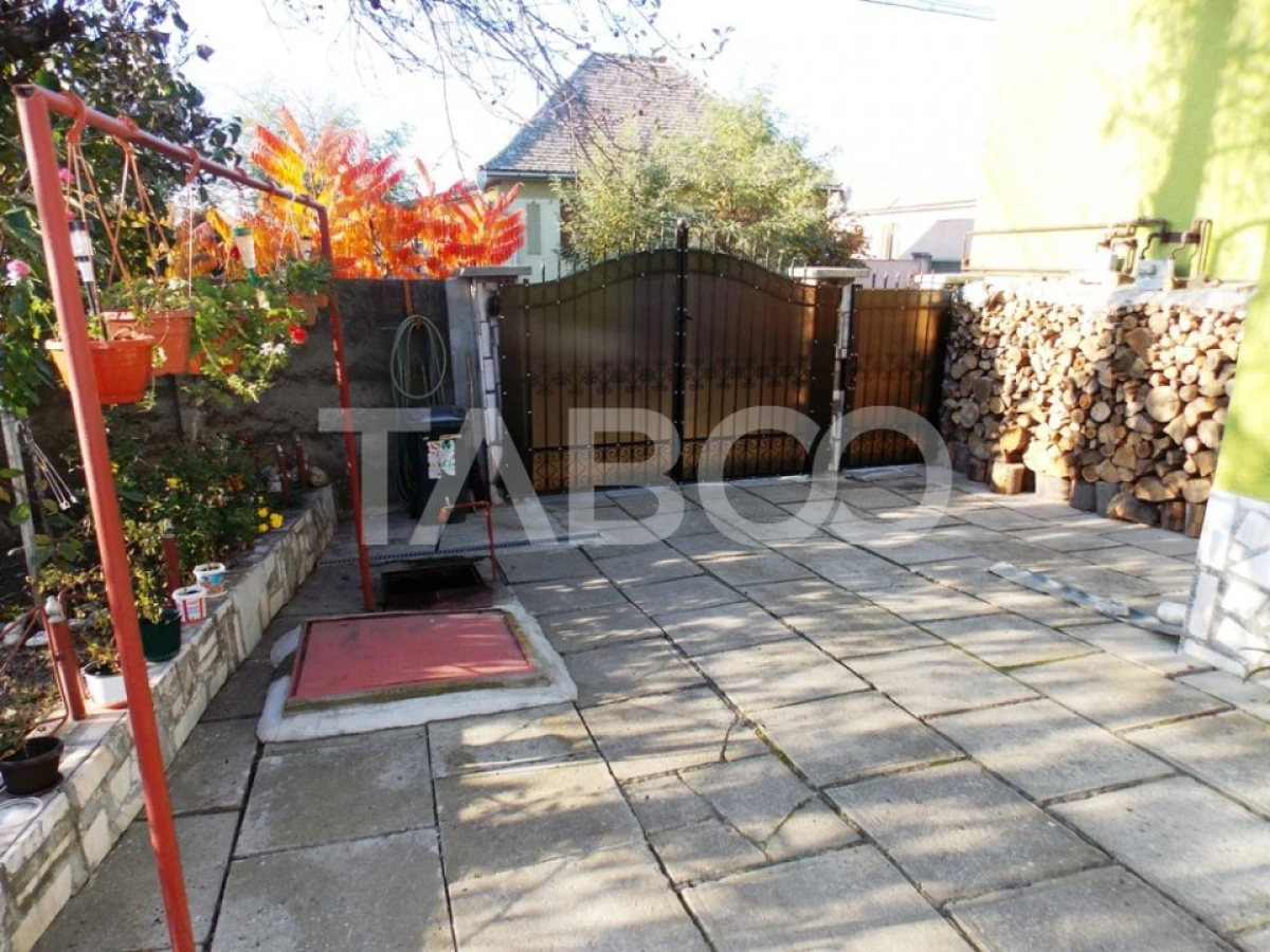 Casa individuala de vanzare 370mpu 6 camere si 760mp teren Gusterita - 10