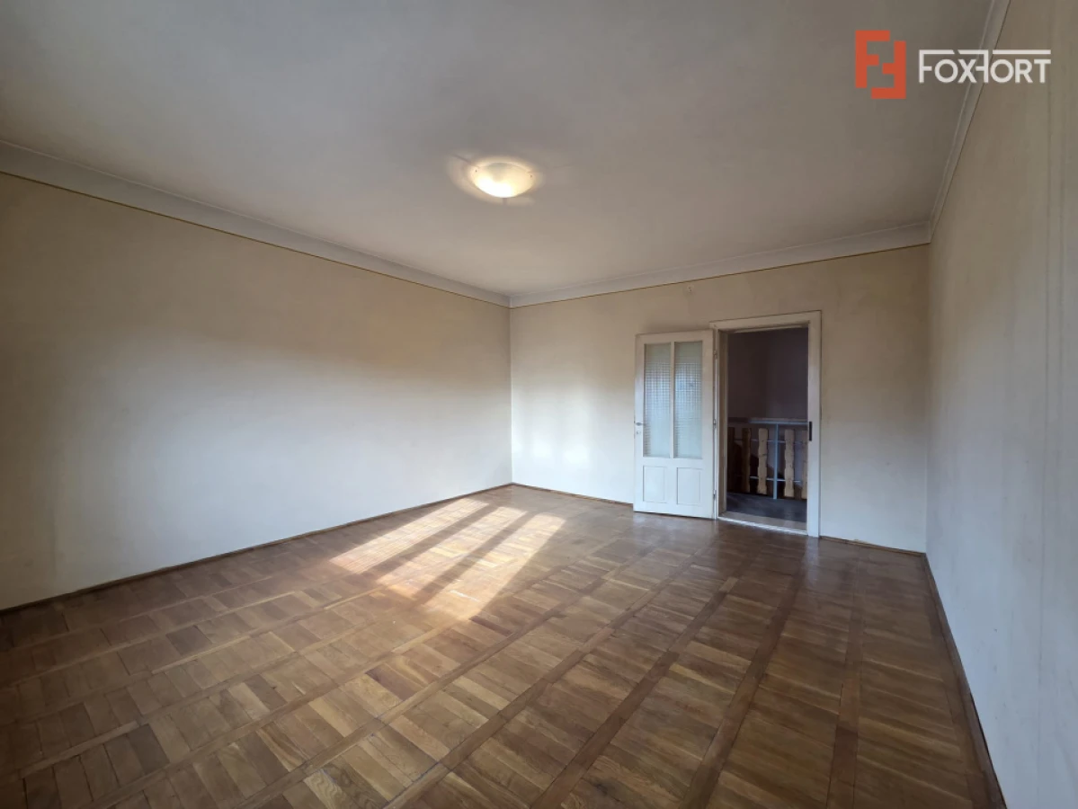 Casa de vanzare Parter + 2 Etaje |7camere | 350 mp utili | Zona UTA - 4