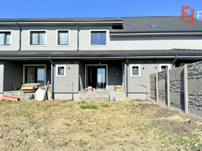 Casa de vanzare cu 4 camere cu toate utilitatile - Lidl Drumul Boilor