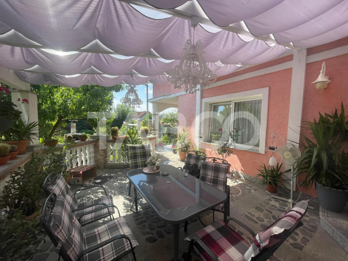 Vila deosebita 453 mp utili si curte 528 mp in Avrig - 2