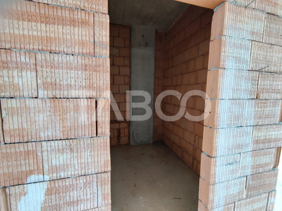 Spatiu comercial open space generos stradal cu vitrine Turnisor Sibiu - 5