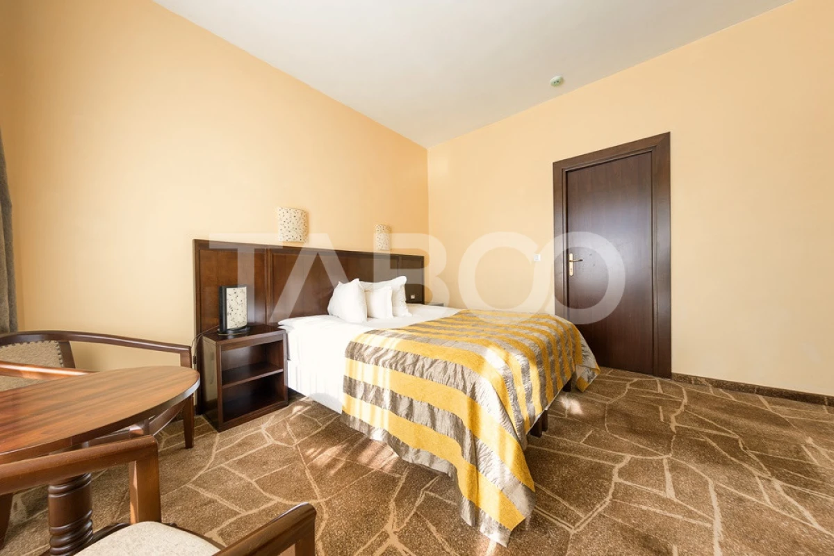 Hotel de 3* si 4* cu 64 de camere in Alba Iulia ultracentral - 9
