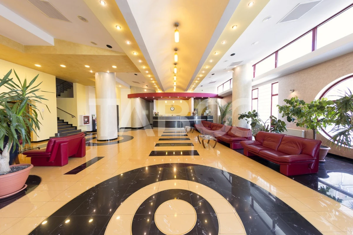 Hotel de 3* si 4* cu 64 de camere in Alba Iulia ultracentral - 1