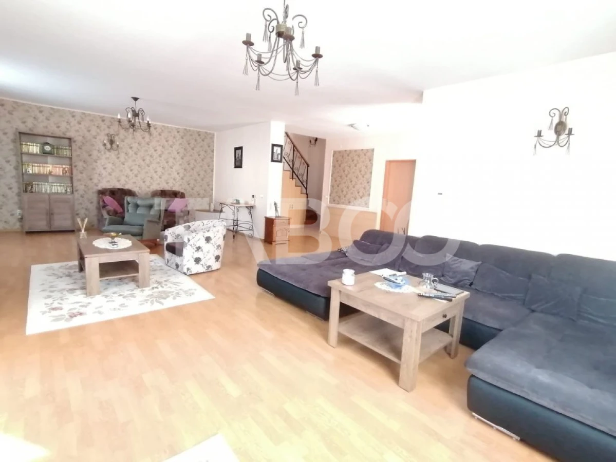 Casa individuala 6 camere de vanzare 250 mpu 361 mp teren zona Lupeni - 2