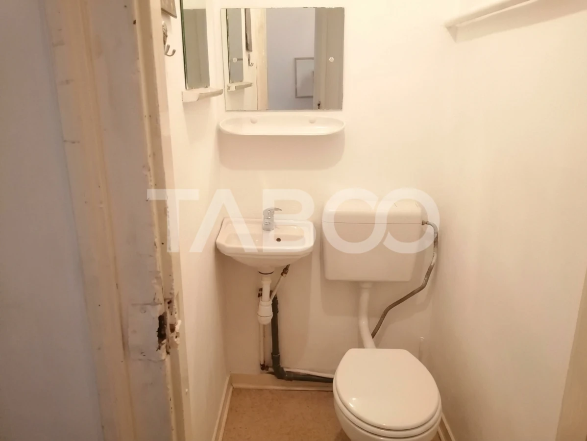 Apartament de vanzare la casa 2 camere zona Orasul de Jos Sibiu - 4