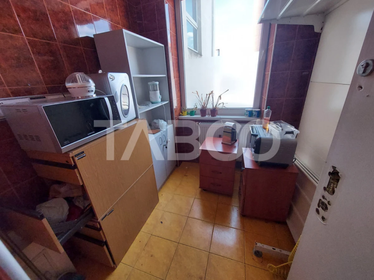 Spatiu comercial de inchiriat 70 mpu 3 incaperi zona Terezian Sibiu - 4