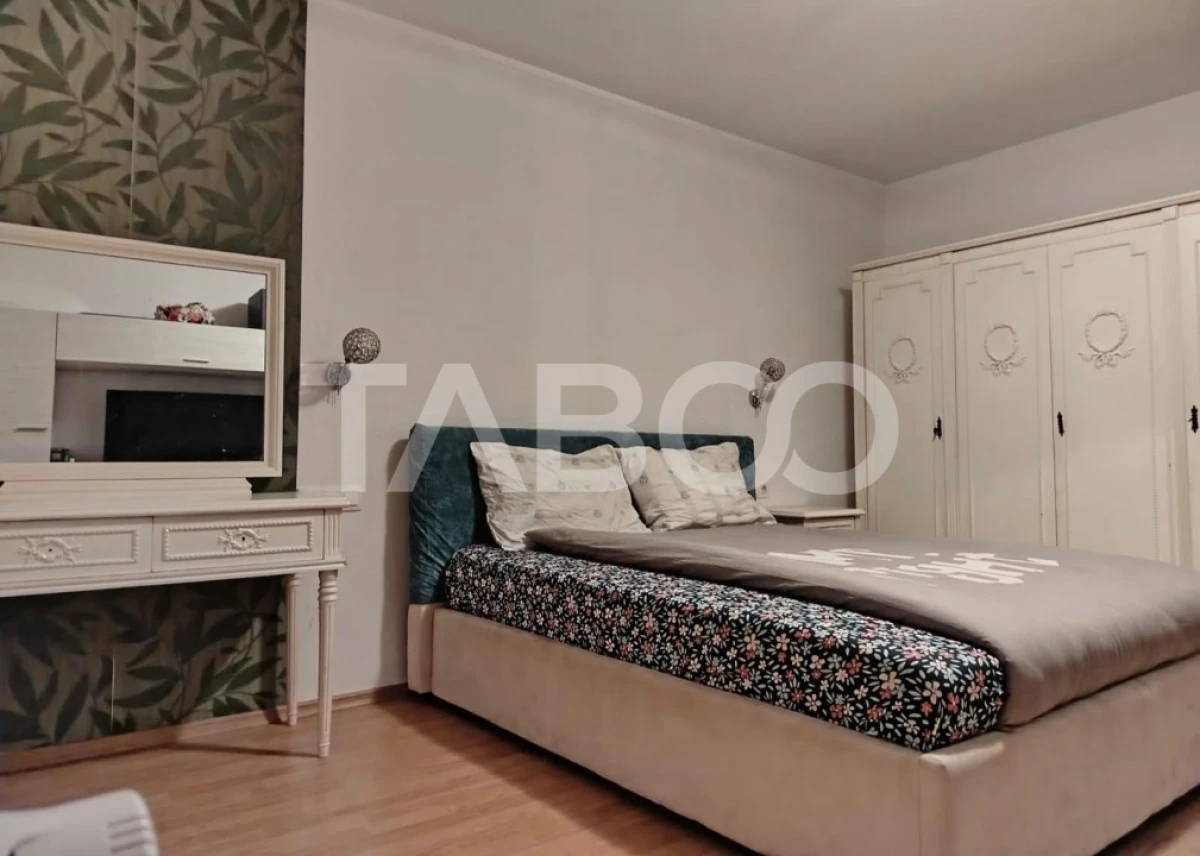 Casa de vanzare cu garaj si curte 147 mpu in Sura Mare - 5