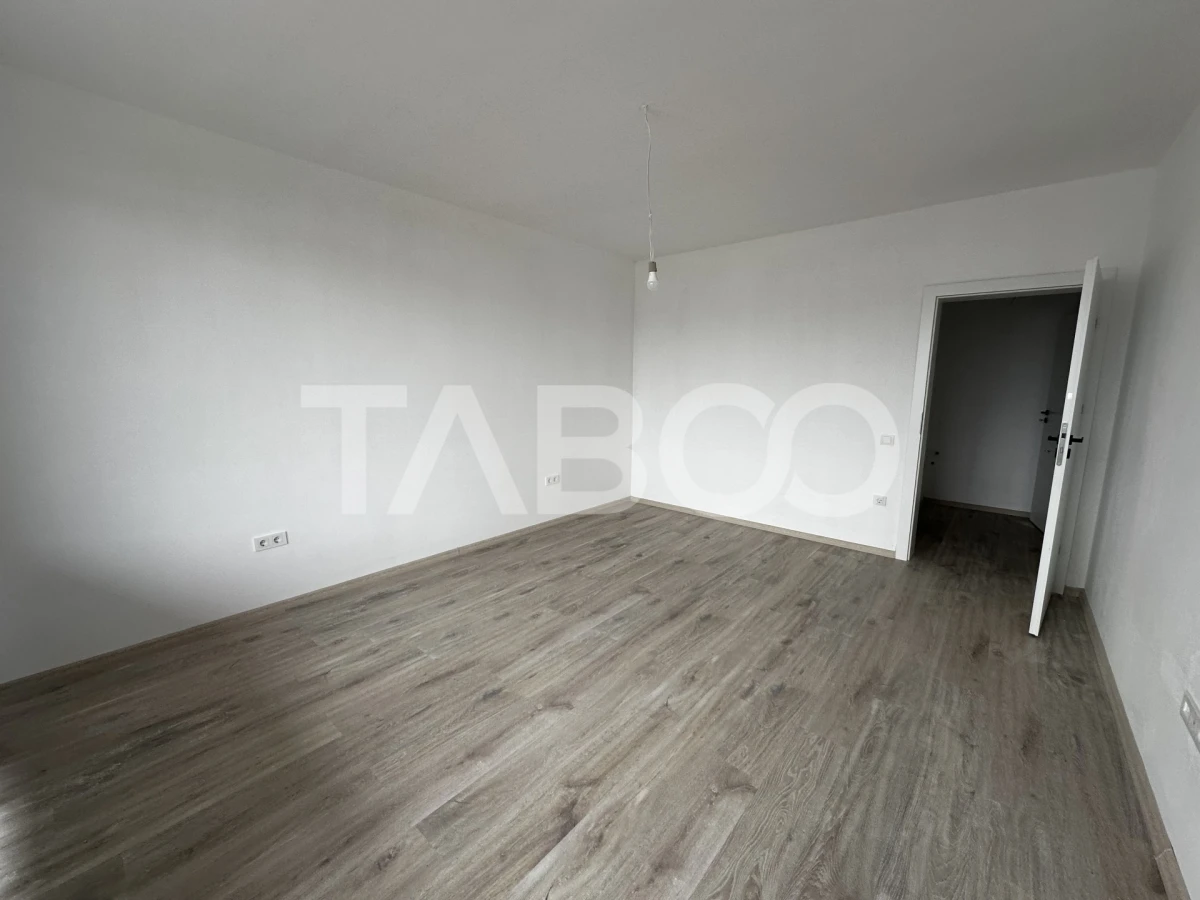 Apartament decomandat 52mpu de vanzare 2 camere 2 logii loc parcare - 1