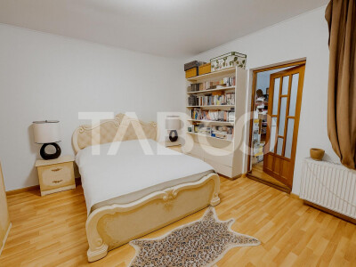 Casa individuala renovata cu 4 camere 120 mpu garaj Trei Stejari Sibiu