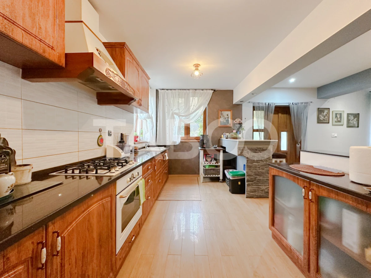 Casa individuala de vanzare stil mediteranian curte 704 mp Borhanci - 7