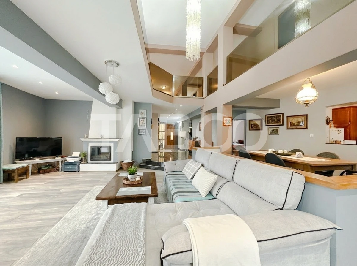 Casa individuala de vanzare stil mediteranian curte 704 mp Borhanci - 2