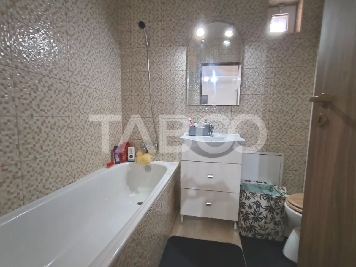 Apartament decomandat cu 2 camere si bucatarie separata - bloc cu lift - 8