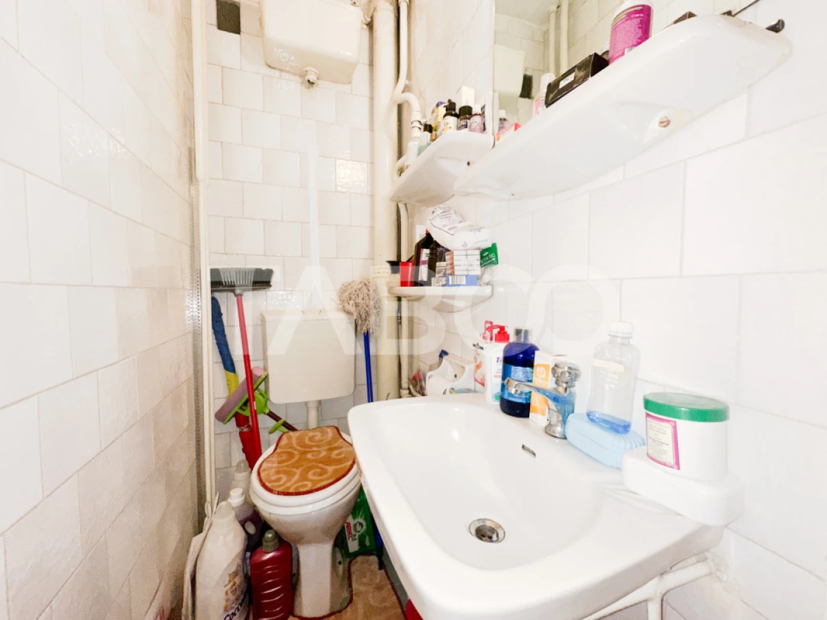 De vanzare apartament 4 camere decomandate cartierul Manastur etaj 1 - 8