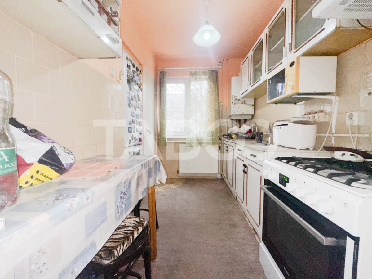 De vanzare apartament 4 camere decomandate cartierul Manastur etaj 1 - 6