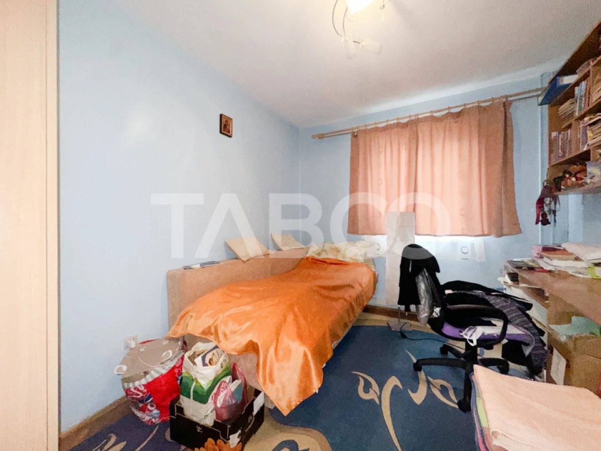 De vanzare apartament 4 camere decomandate cartierul Manastur etaj 1 - 3