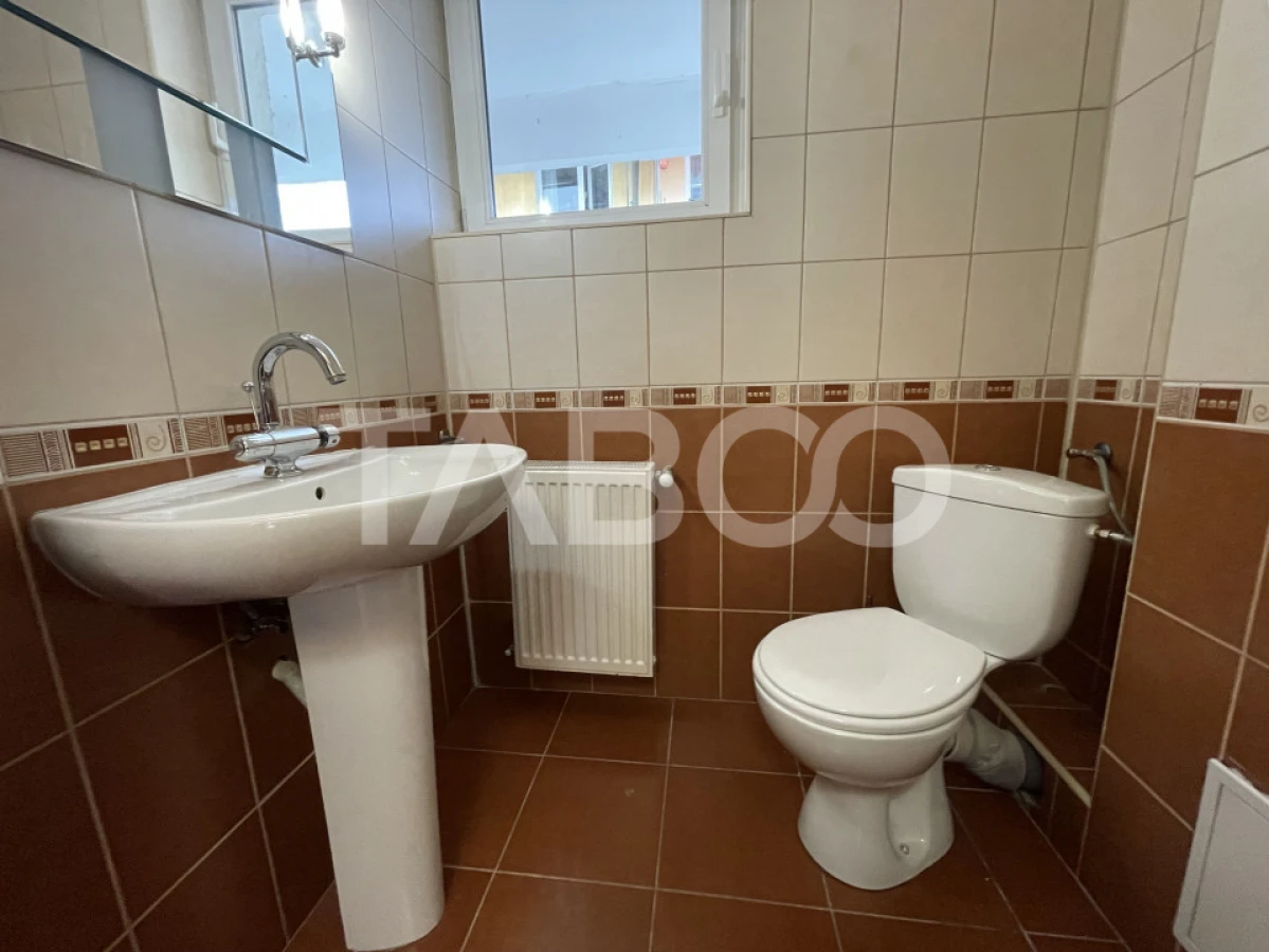 Apartament cu 4 camere si loc de parcare de inchiriat in zona Strand - 9
