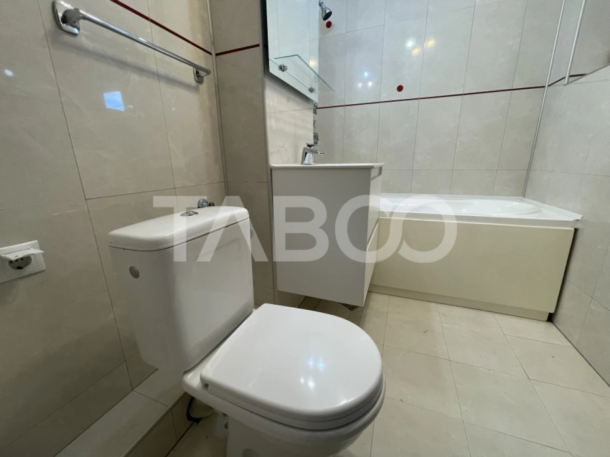 Apartament cu 4 camere si loc de parcare de inchiriat in zona Strand - 8