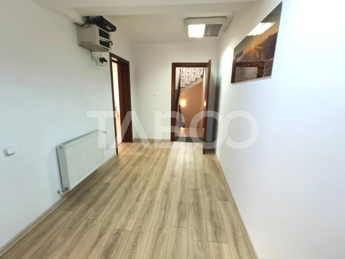 Spatiu birouri - decomandat - 2 camere - zona centrala COMISION 0 - 4