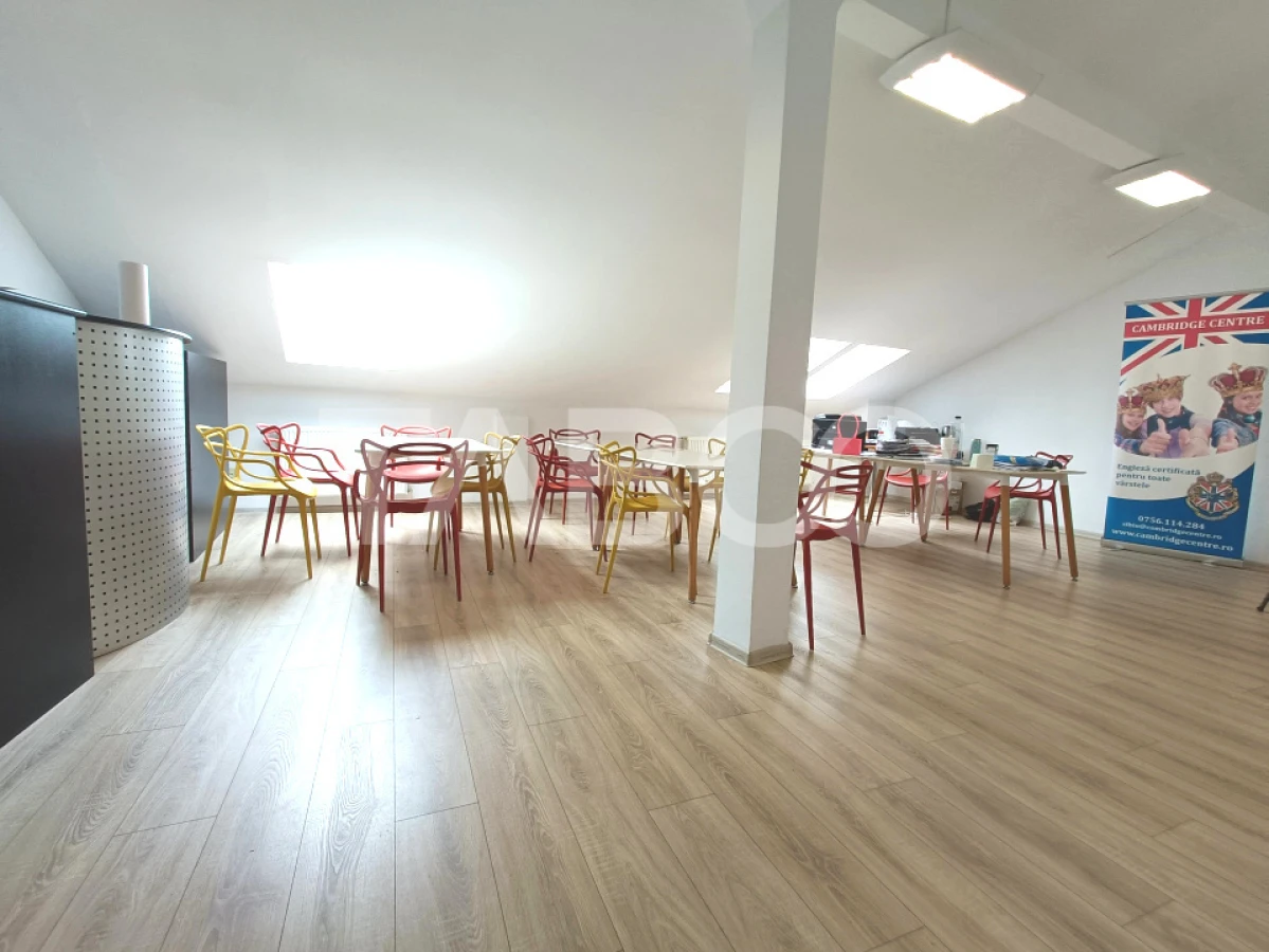 Spatiu birouri - decomandat - 2 camere - zona centrala COMISION 0 - 3