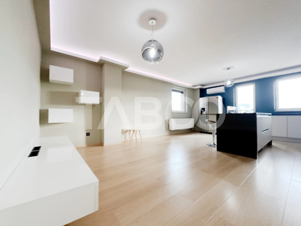 De vanzare apartament cu 2 camere la cheie cu parcare Iulius Mall - 1