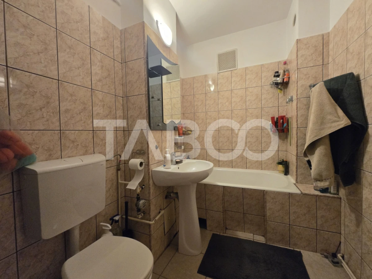 Apartament 3 camere decomandat 68mp si balcon zona Siretului Sibiu - 8