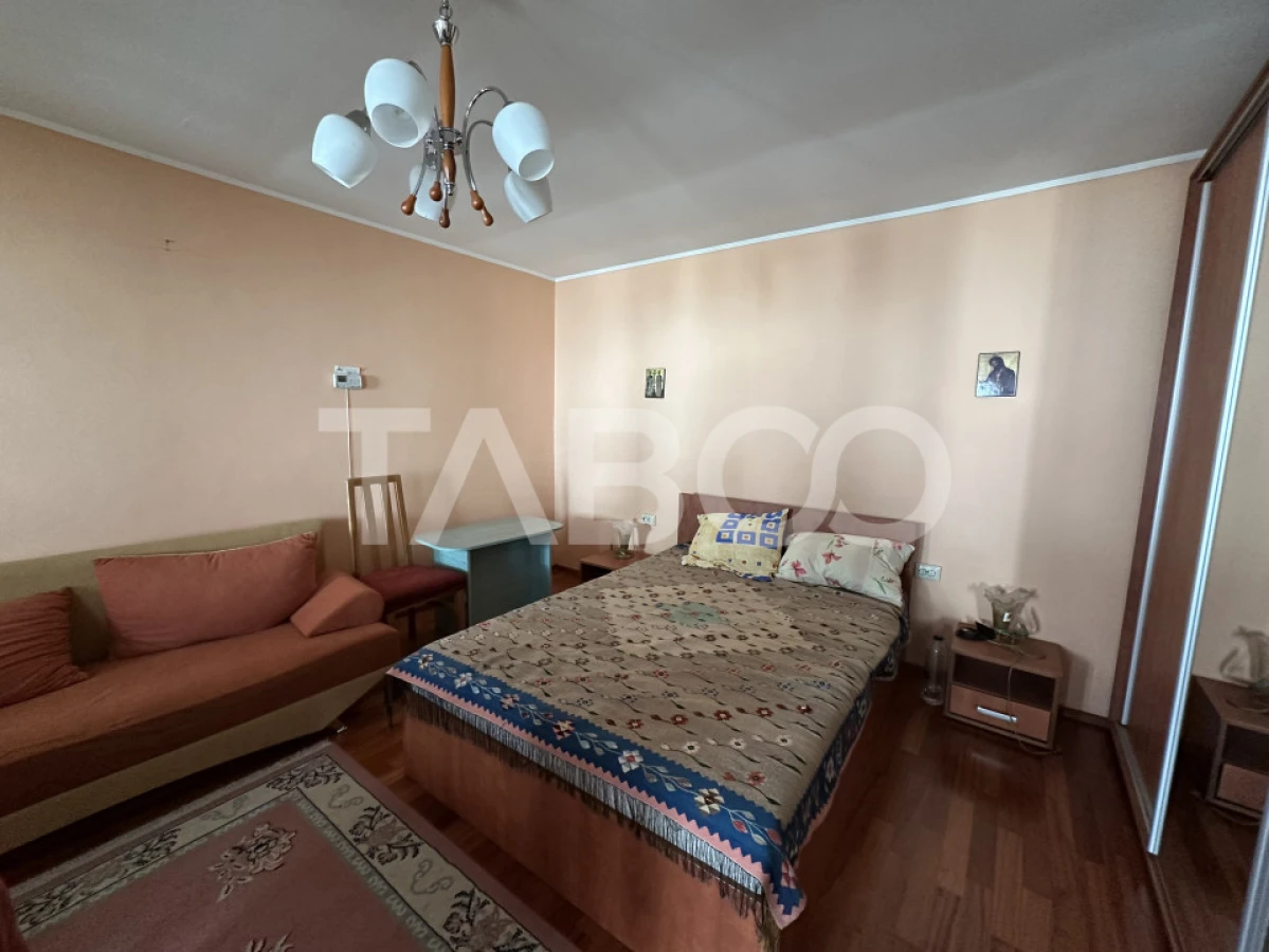 Casa familiala pentru locuit sau vacanta , spatioasa si confortabila . - 10