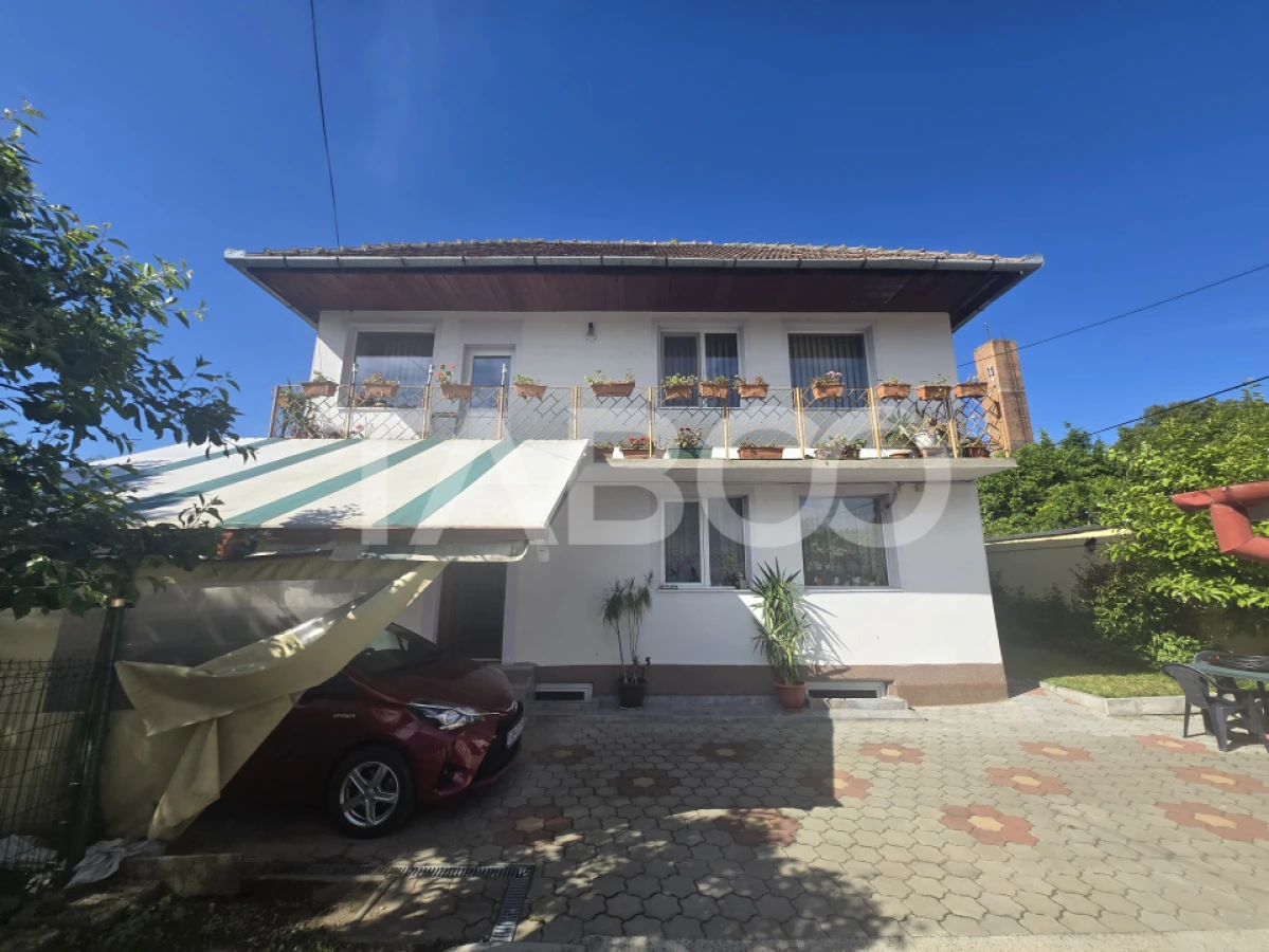 Casa de vanzare 260mp 7 camere curte 113mpu zona Trei Stejari Sibiu - 1