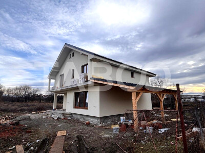 Casa individuala de vanzare constructie 2025 Sura Mare