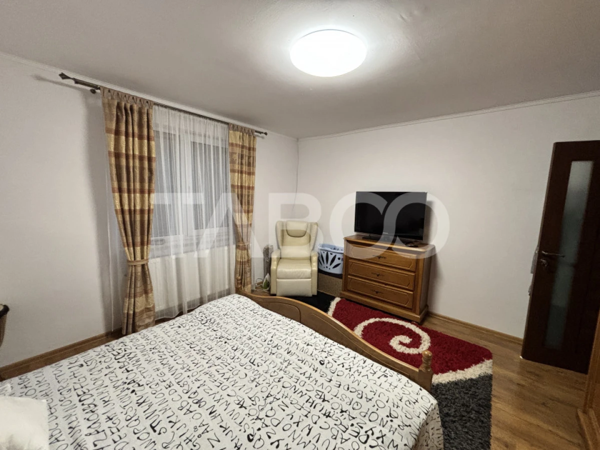 Casa de vanzare individuala cu 3 camere 500 mp teren Sura Mare - 7