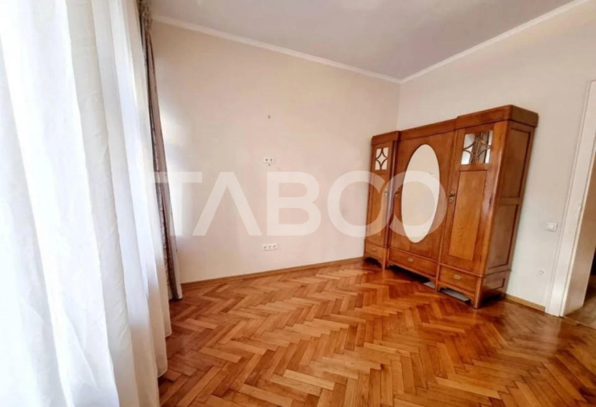 Apartament de vanzare 2 camere 2 bai 2 pivnite Sibiu Centrul Istoric - 1