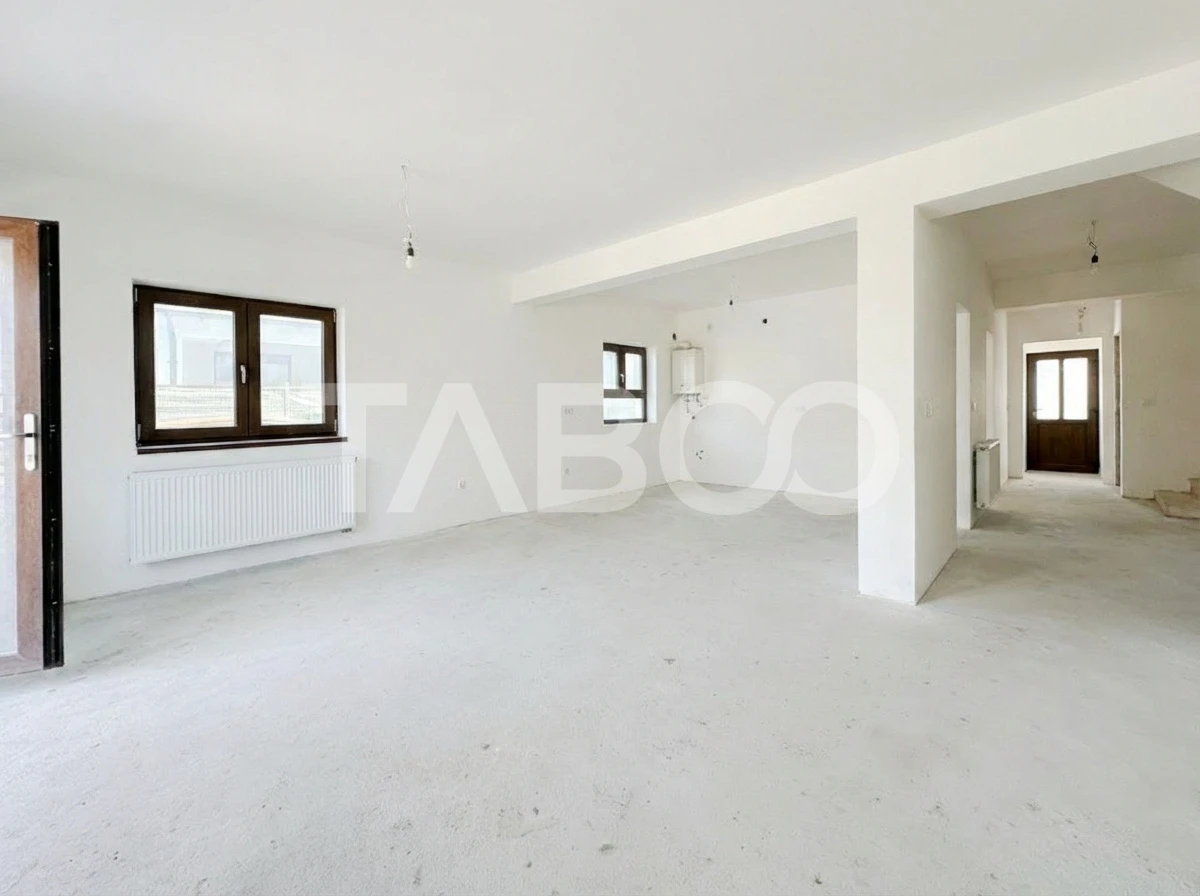 Casa de tip Duplex 143 mpu 5 camere semifinisata intabulata - 2