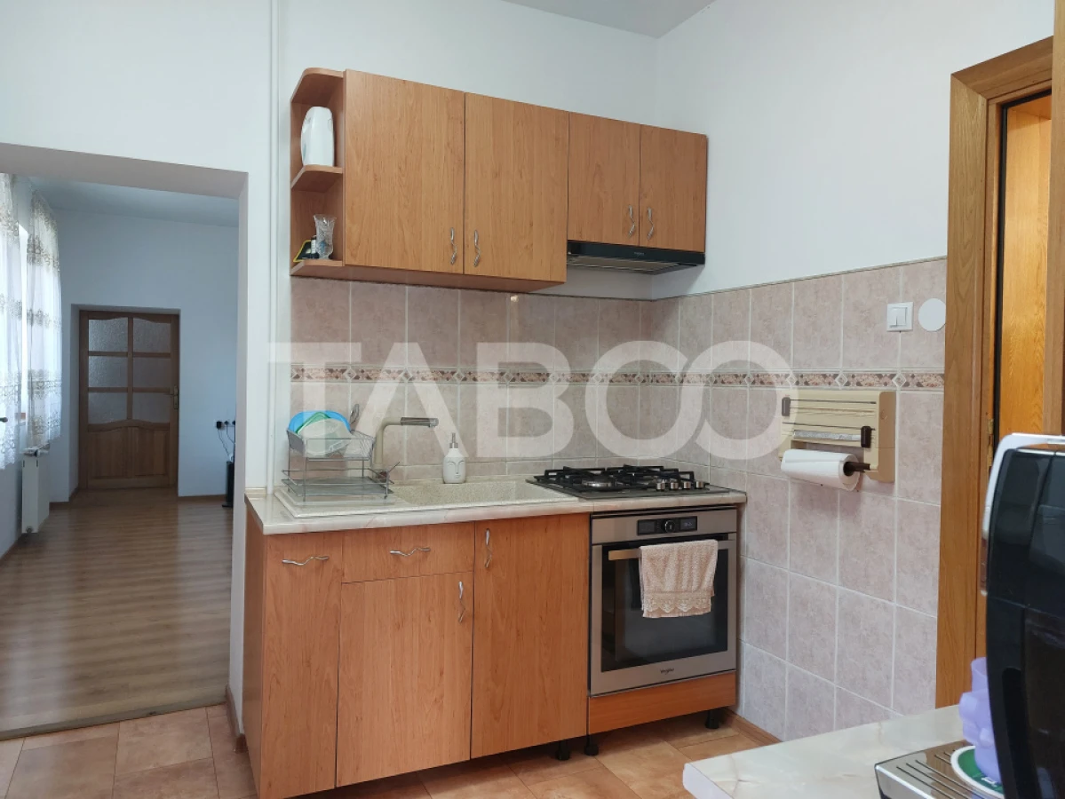 Casa 109 mp 4 camere pivnita terasa loc parcare curte comuna Cisnadie - 6