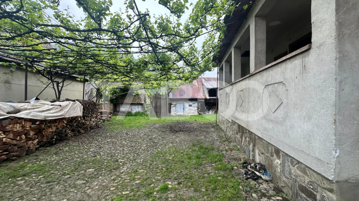 Casa individuala de vanzare teren liber 300 mp cu Rasinari Sibiu - 1