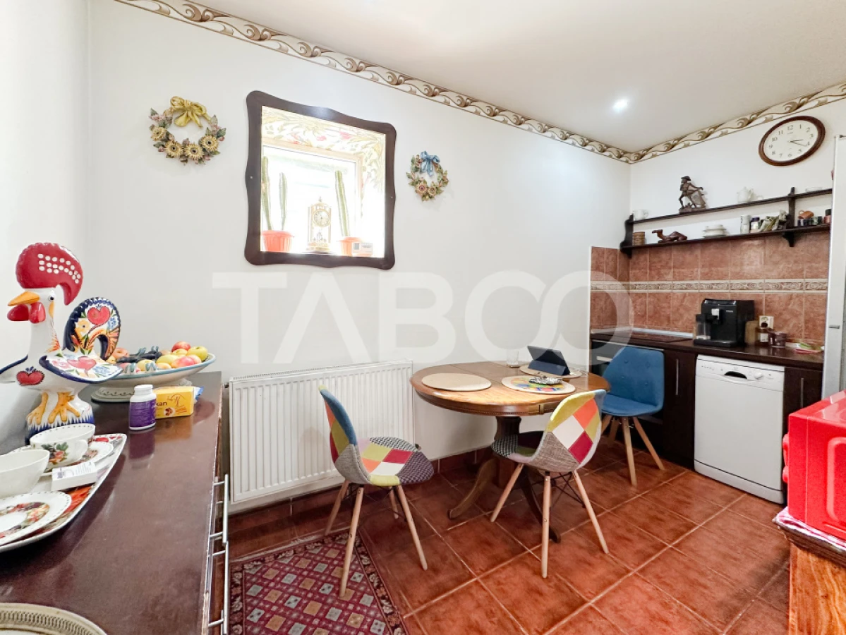 Apartament de vanzare cu 3 camere si curte la vila in Andrei Muresanu - 4