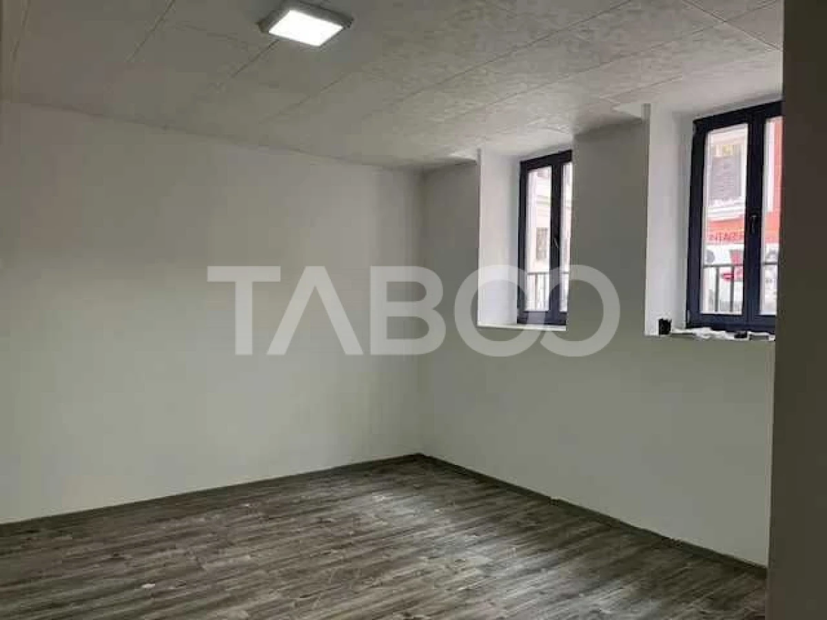 Spatiu de inchiriat ultracentral birouri sau magazin Centru - 2