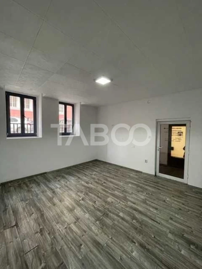 Spatiu de inchiriat ultracentral birouri sau magazin Centru - 1