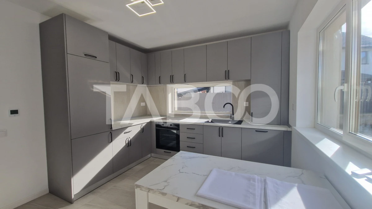 Casa moderna cu 4 camere 2 bai si curte in Selimbar zona rezidentiala - 5