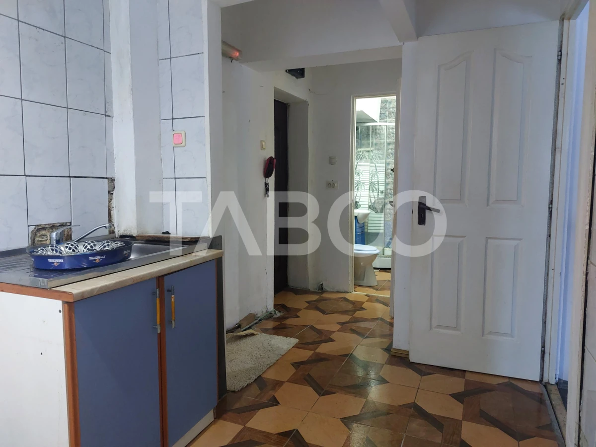 Apartament 2 camere decomandate 35 mp parter Cisnadie - 1