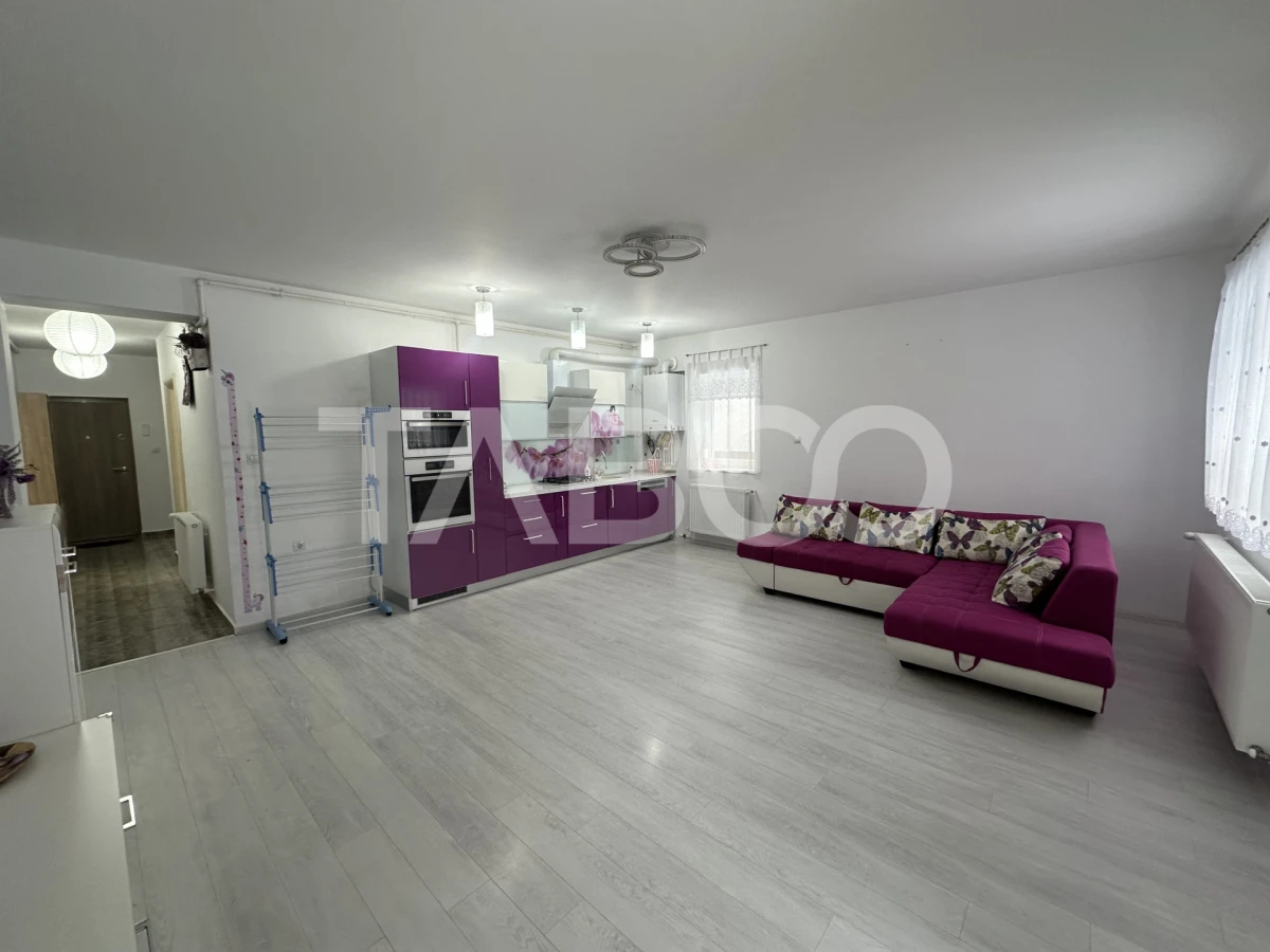 Apartament de vanzare 78 mpu 3 camere loc de parcare si gradina 90 mp - 1