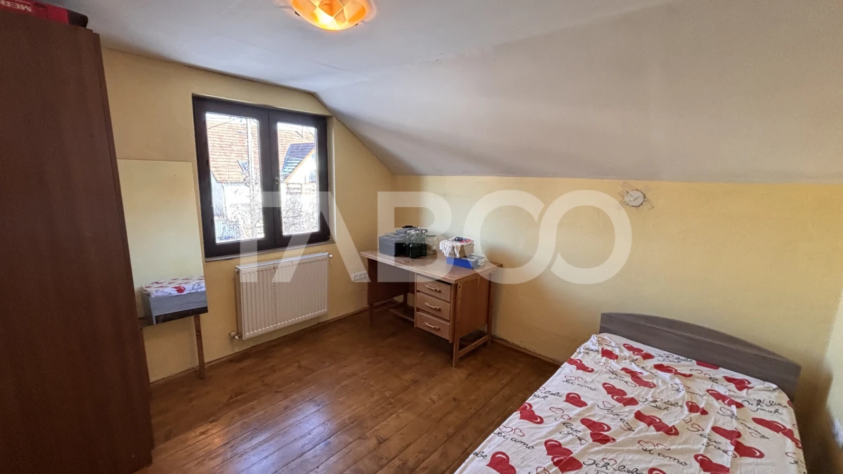 Casa de vanzare zona Sura Mare individuala 900 mp teren - 10