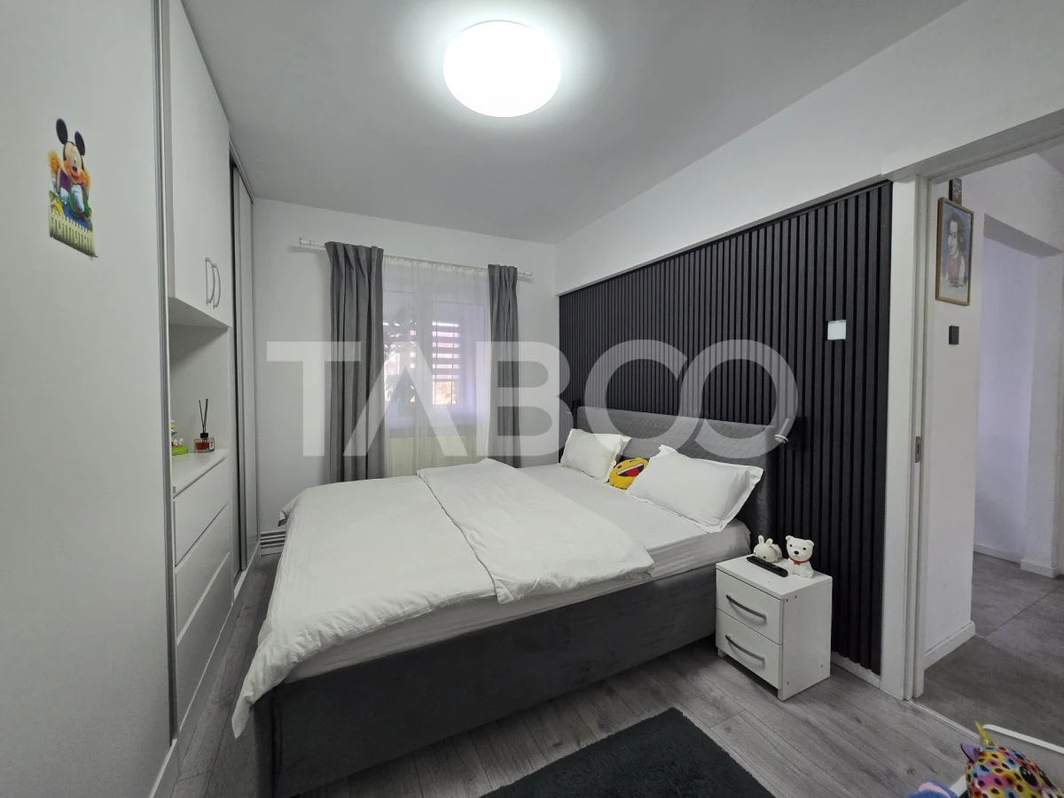 Apartament 2 camere de vanzare 51mp decomandat zona Vasile Aaron Sibiu - 2