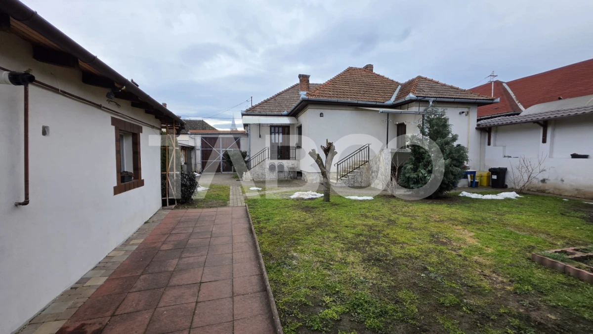 Proprietate de vanzare doua locuinte pe acelasi teren - 1