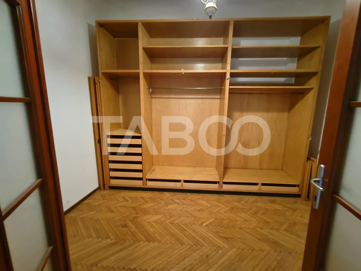 Spatiu de inchiriat in curte proprie - zona Lupeni - Comision 0 - 10